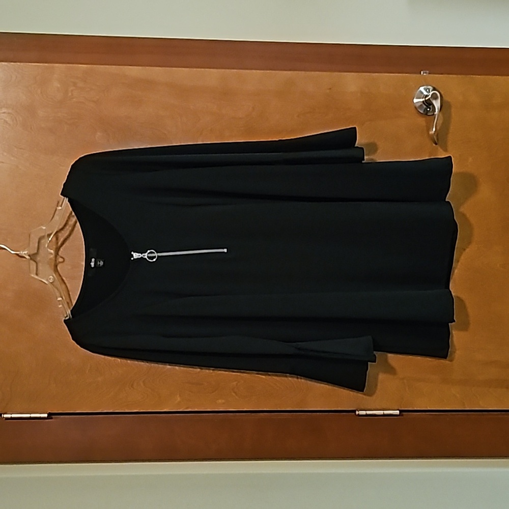 Long Sleeve Zip Front Tunic Size 12 NWOT